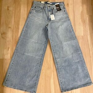 Levi’s Women's NWT Light Blue 728 Wide-Leg Jeans 30x30